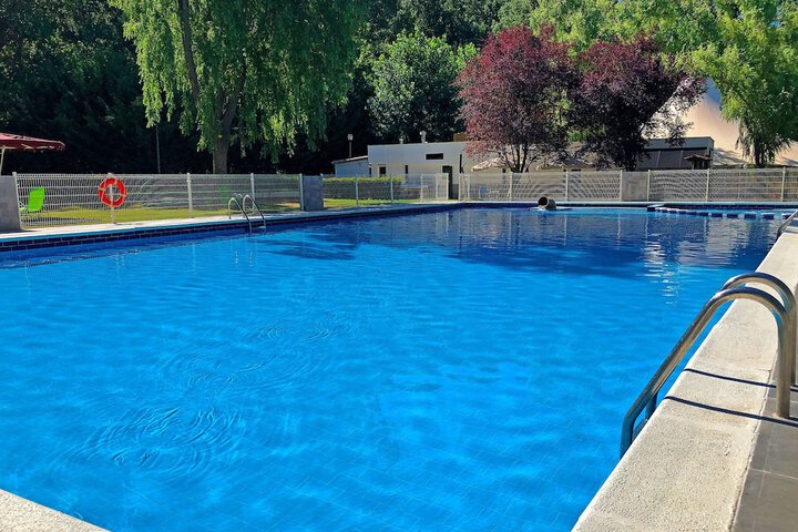 Pool 55 of 131