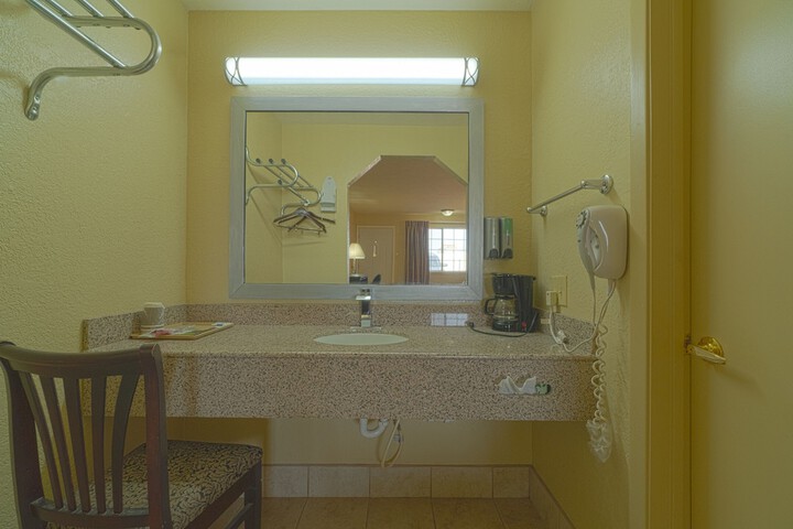 Room 48 of 76
