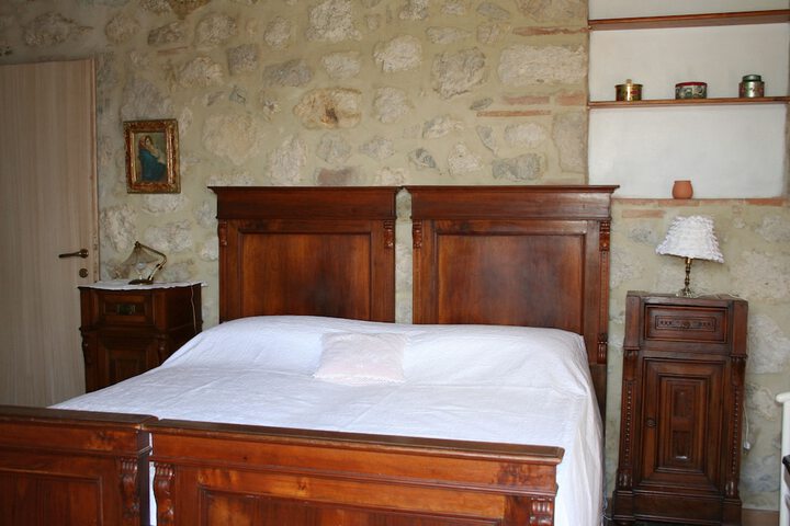 Room 3 of 49