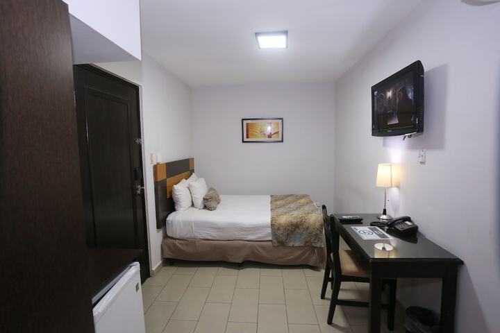 Room 27 of 103