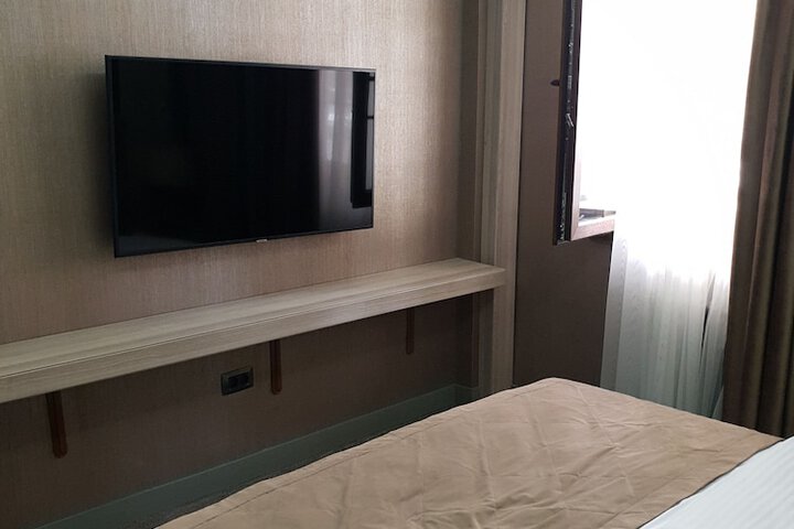 Room 25 of 80
