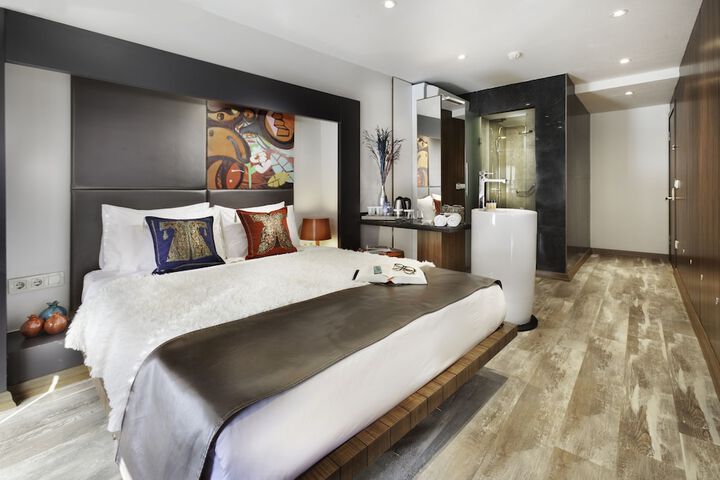 Room 4 of 39