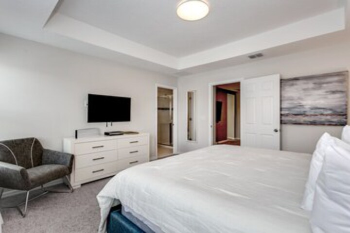 Room 70 of 74