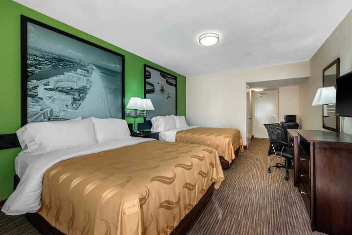 2 Double Beds with View (5 of 19)