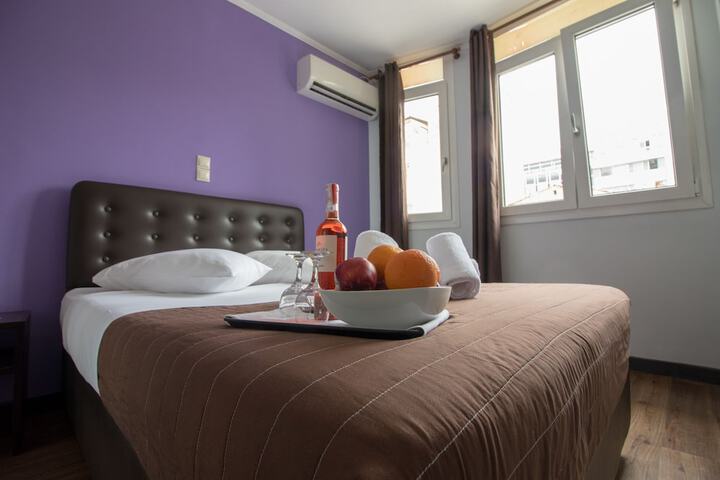Room 2 of 32