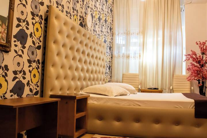 Room 32 of 46