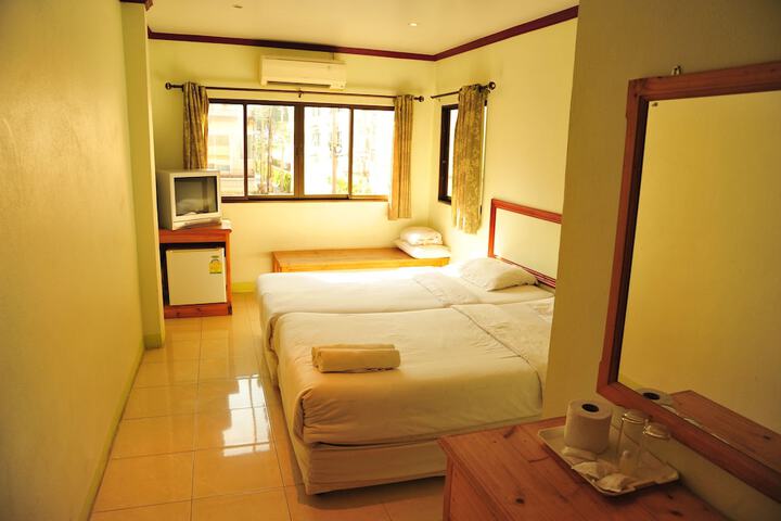 Room 6 of 30