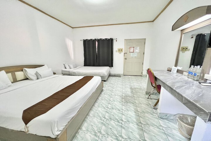 Room 14 of 78