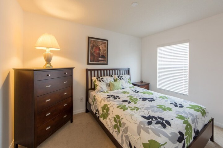 Room 4 of 41