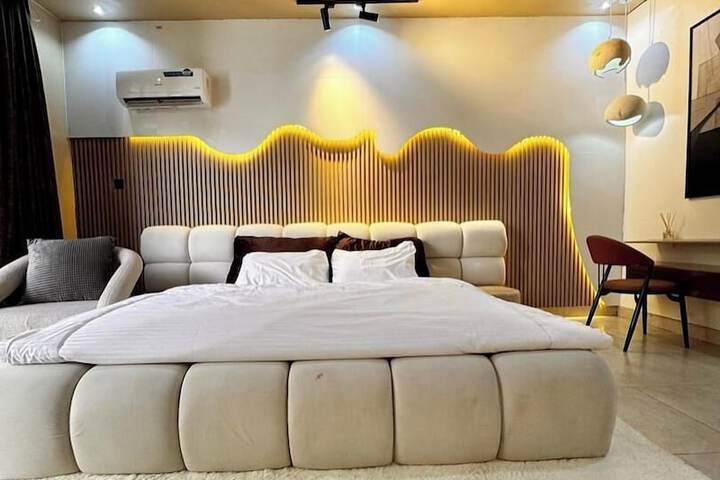 7even Suites