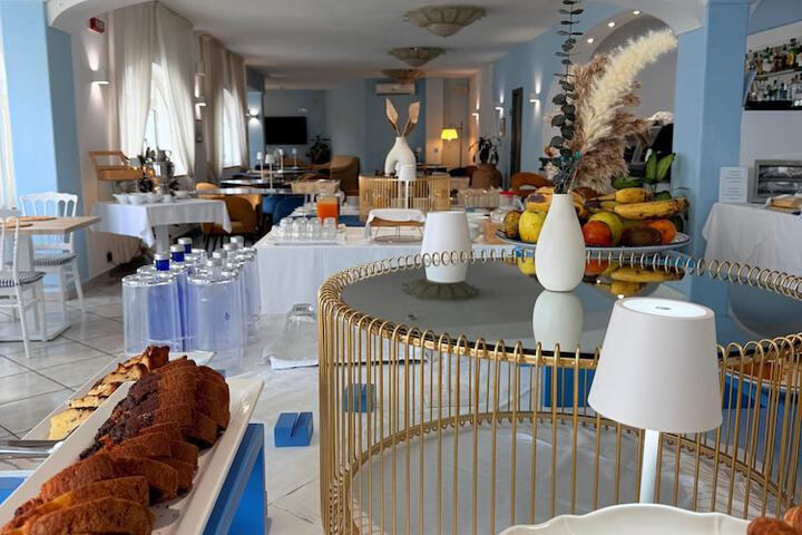 Breakfast/Coffee Service 57 of 81