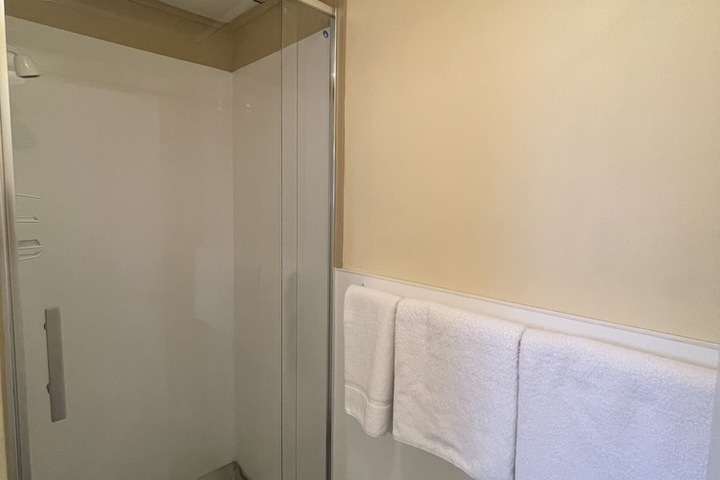 Room 38 of 59