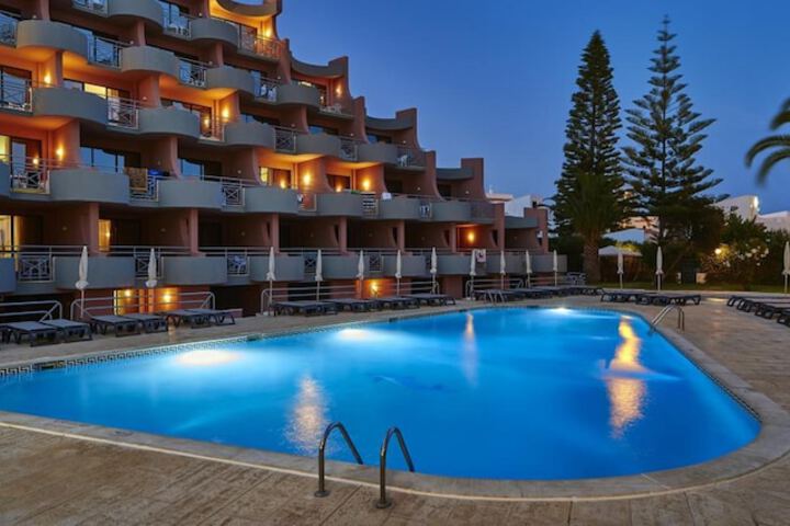 Pool Hotel