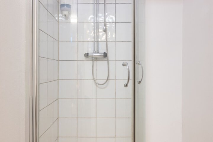 Room 16 of 25