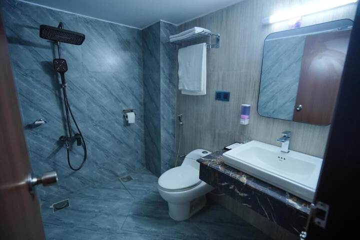 Room 65 of 77