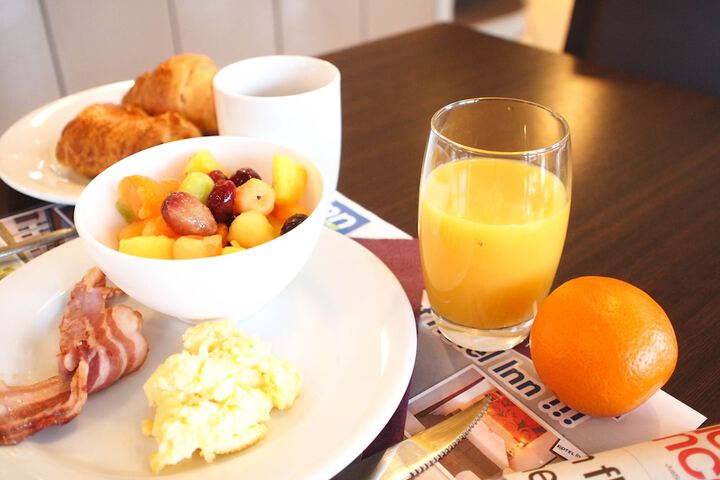 Breakfast/Coffee Service 26 of 46