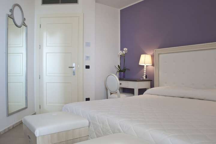 Room 18 of 92
