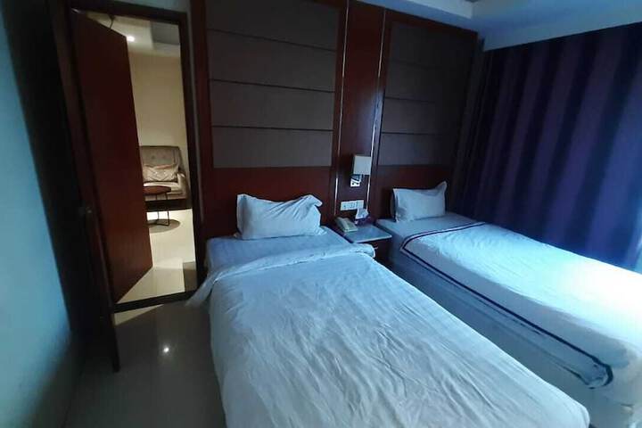 Room 3 of 6