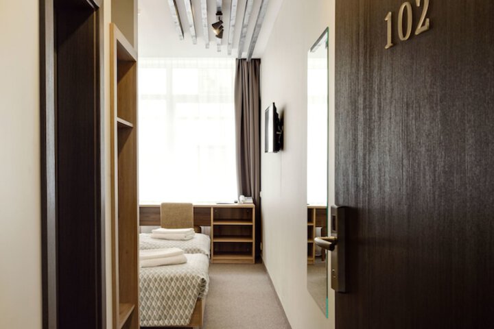 Room 15 of 58