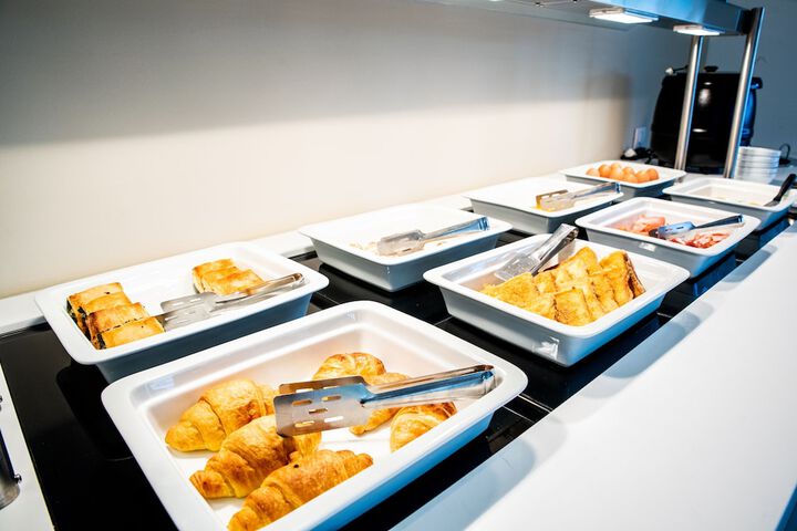 Dining 46 of 64