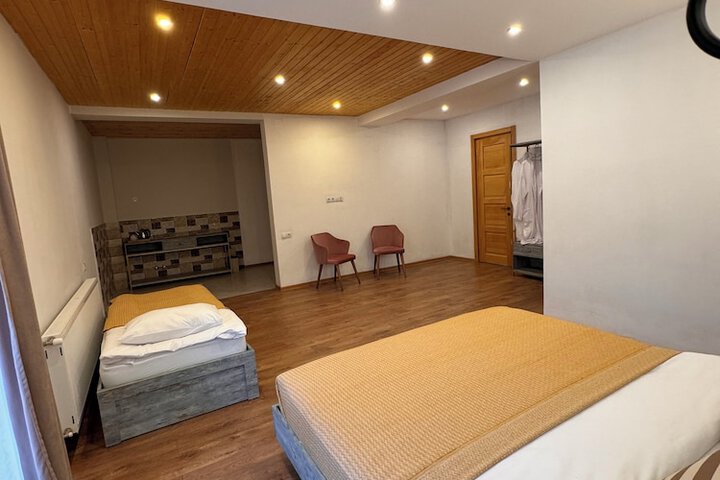 Room 11 of 31