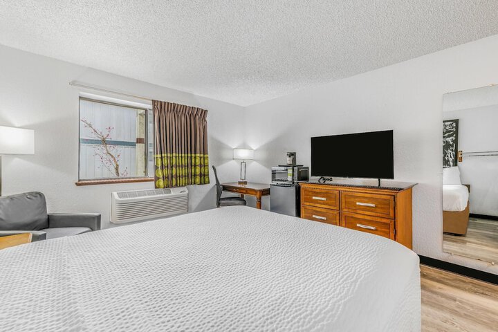 Room 19 of 27