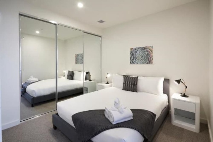 Room 12 of 87