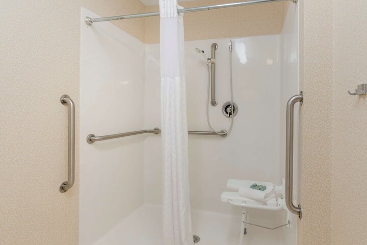 Queen Bed Accessible (5 of 12)