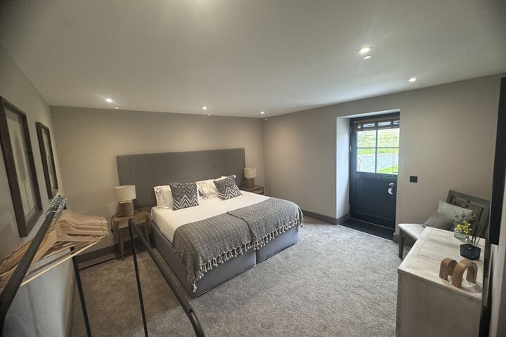 Room 45 of 250