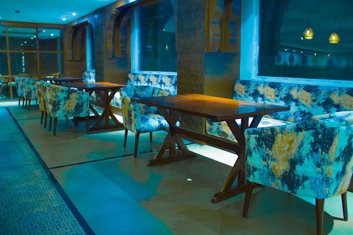 Dining 20 of 33
