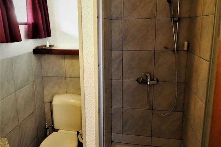 Room 19 of 34