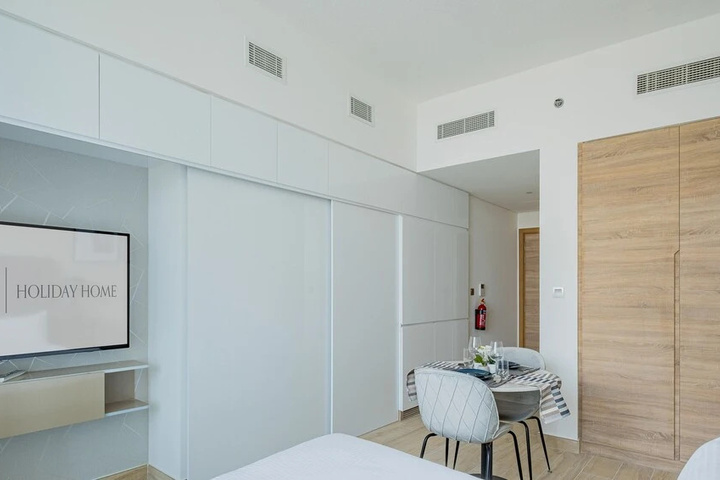 Room 2 of 16