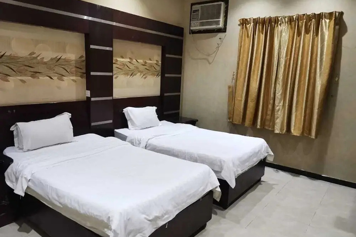 Room 5 of 13