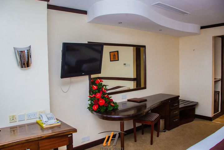 Room 6 of 23