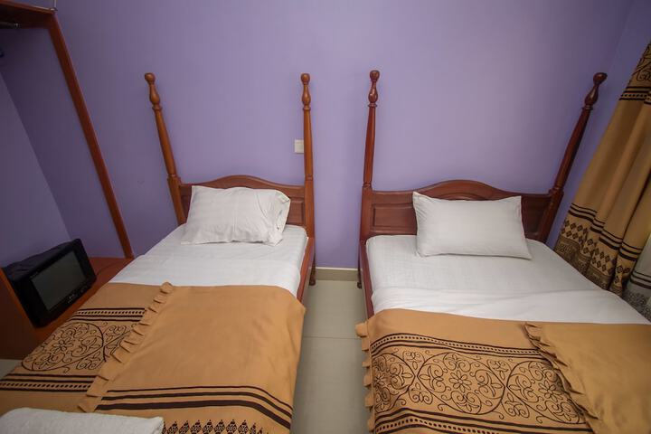 Room 13 of 23