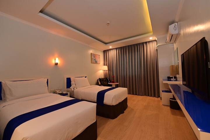Room 9 of 24