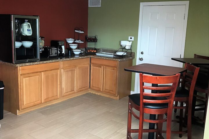 Breakfast/Coffee Service 12 of 15