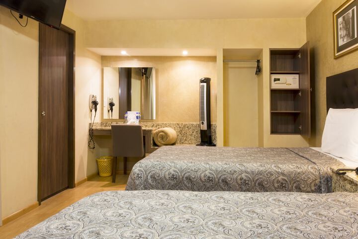 Room 10 of 42