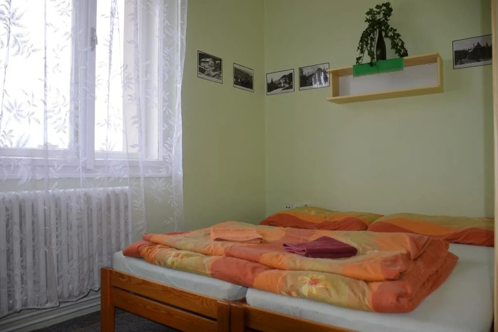 Room 4 of 13