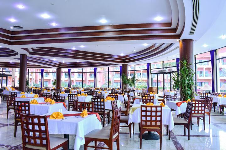 Dining 61 of 92