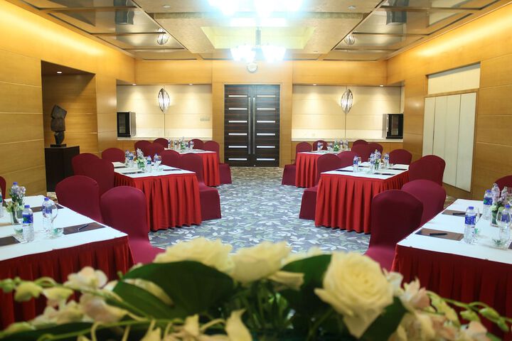 Ballroom/Hall 51 of 59