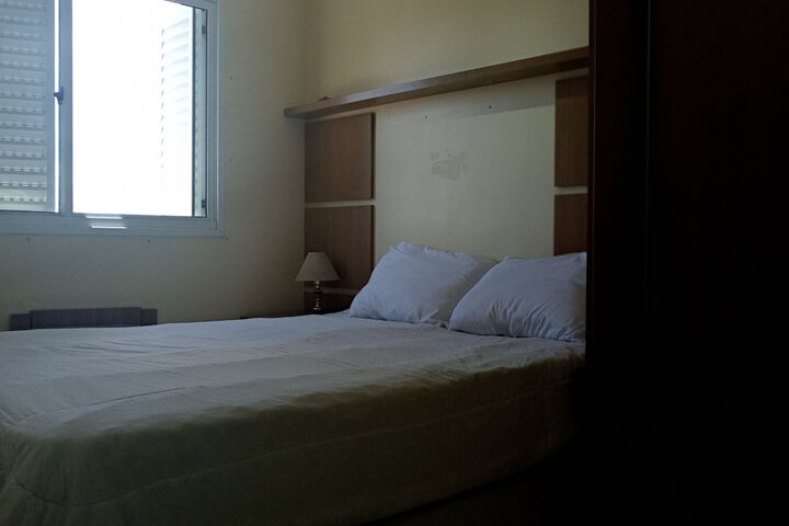 Room 4 of 12
