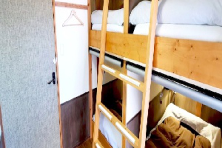 Room 69 of 192
