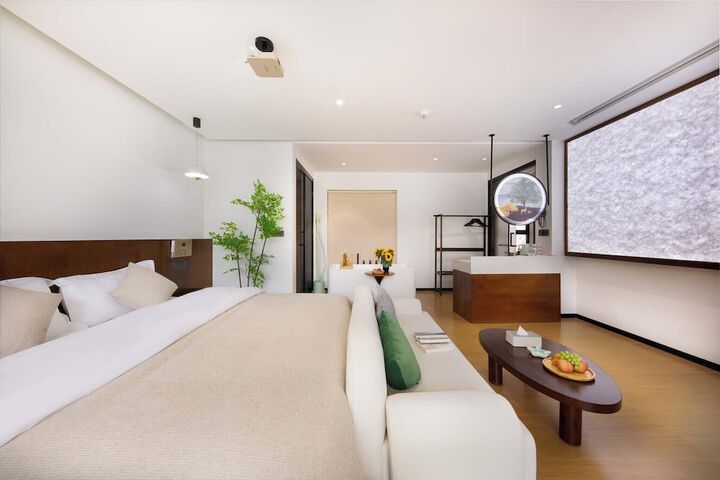 Room 15 of 61