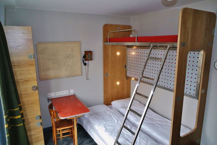 Room 15 of 60