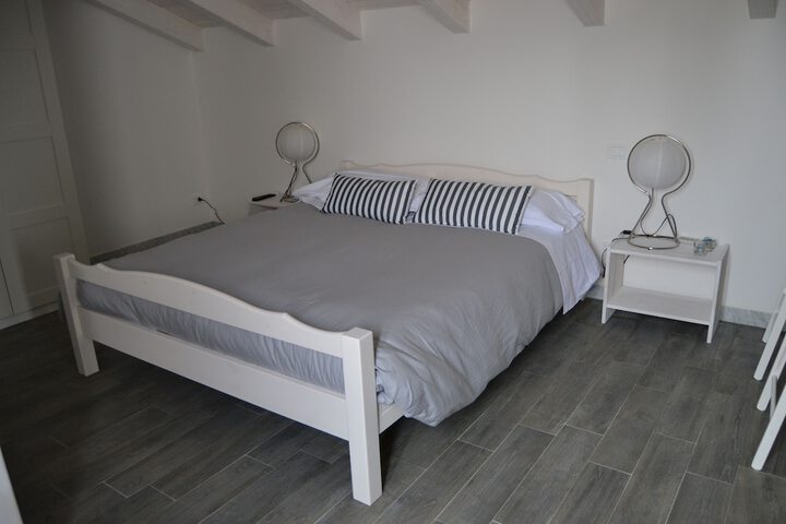 Room 6 of 61