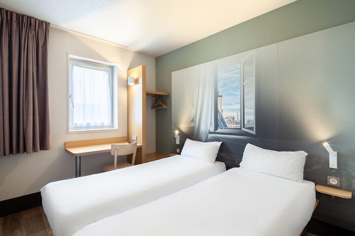 Room 5 of 29