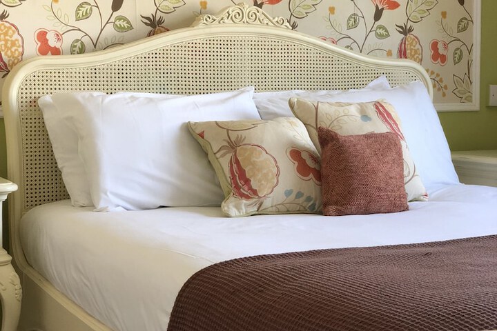 Room 2 of 39