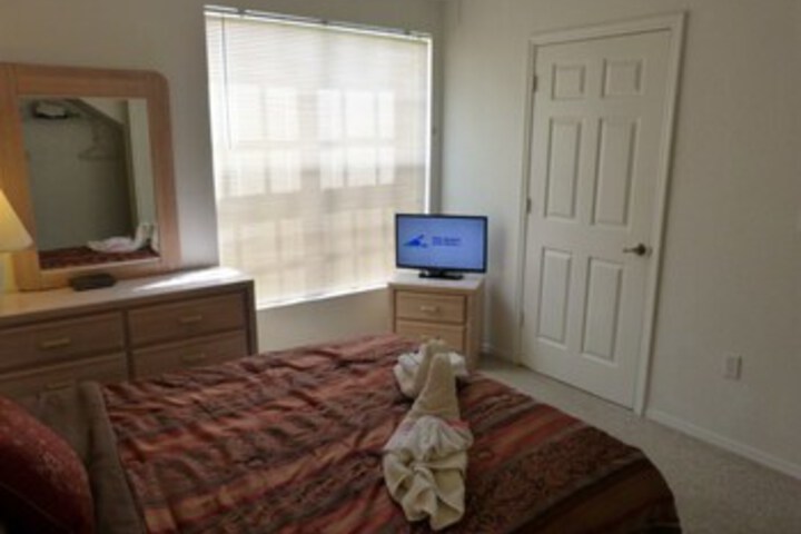 Room 24 of 27