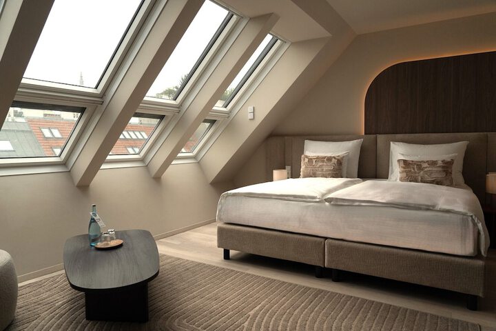 Room 38 of 165